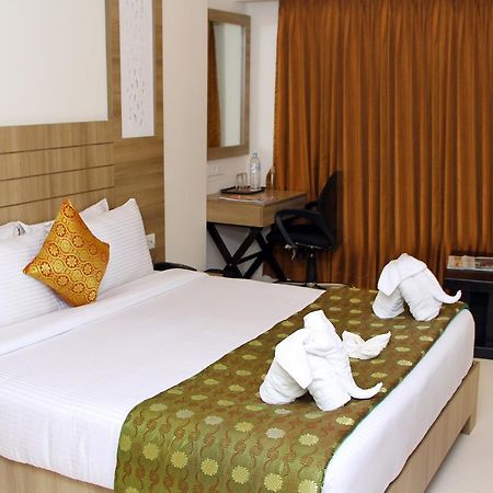 Hotel Vinayaga By Poppys ,Kumbakonam Zewnętrze zdjęcie