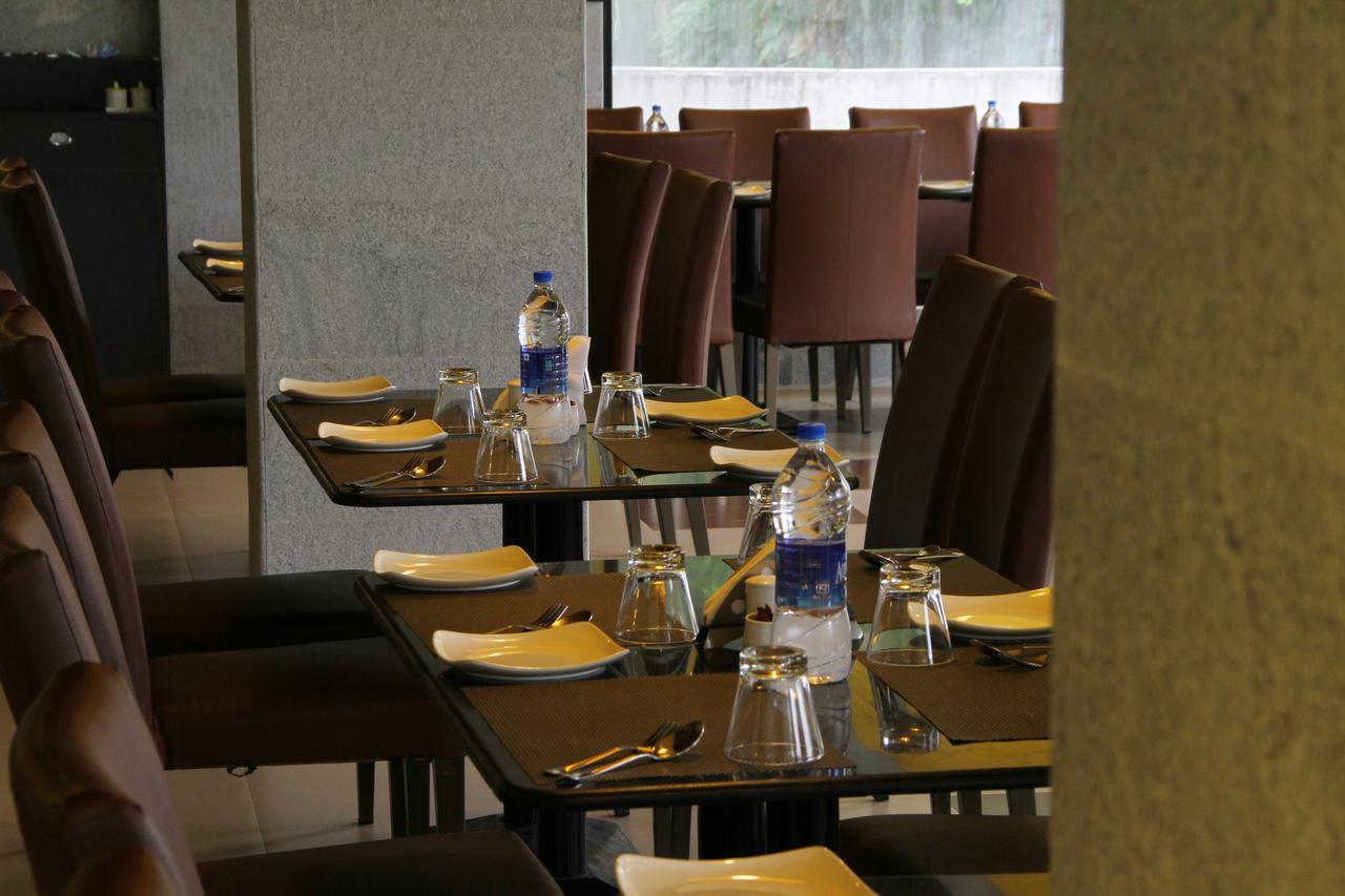 Hotel Vinayaga By Poppys ,Kumbakonam Zewnętrze zdjęcie
