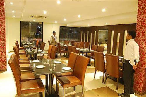 Hotel Vinayaga By Poppys ,Kumbakonam Zewnętrze zdjęcie