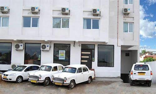 Hotel Vinayaga By Poppys ,Kumbakonam Zewnętrze zdjęcie
